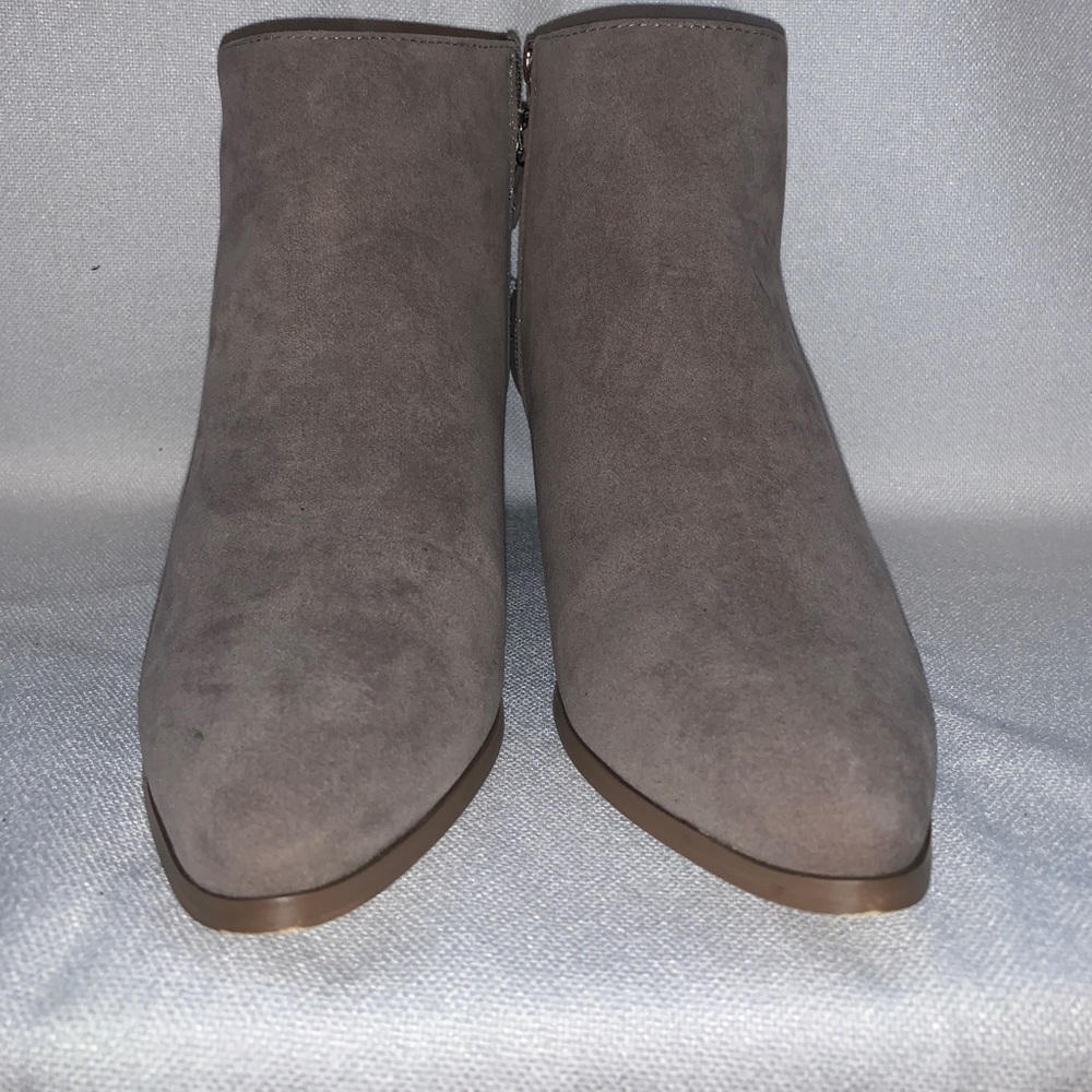 JustFab Suede Grey Booties Size 8